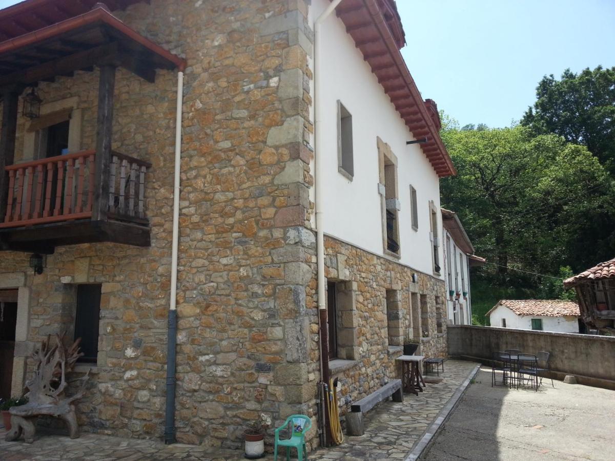 El Calero Pension Oviedo Buitenkant foto