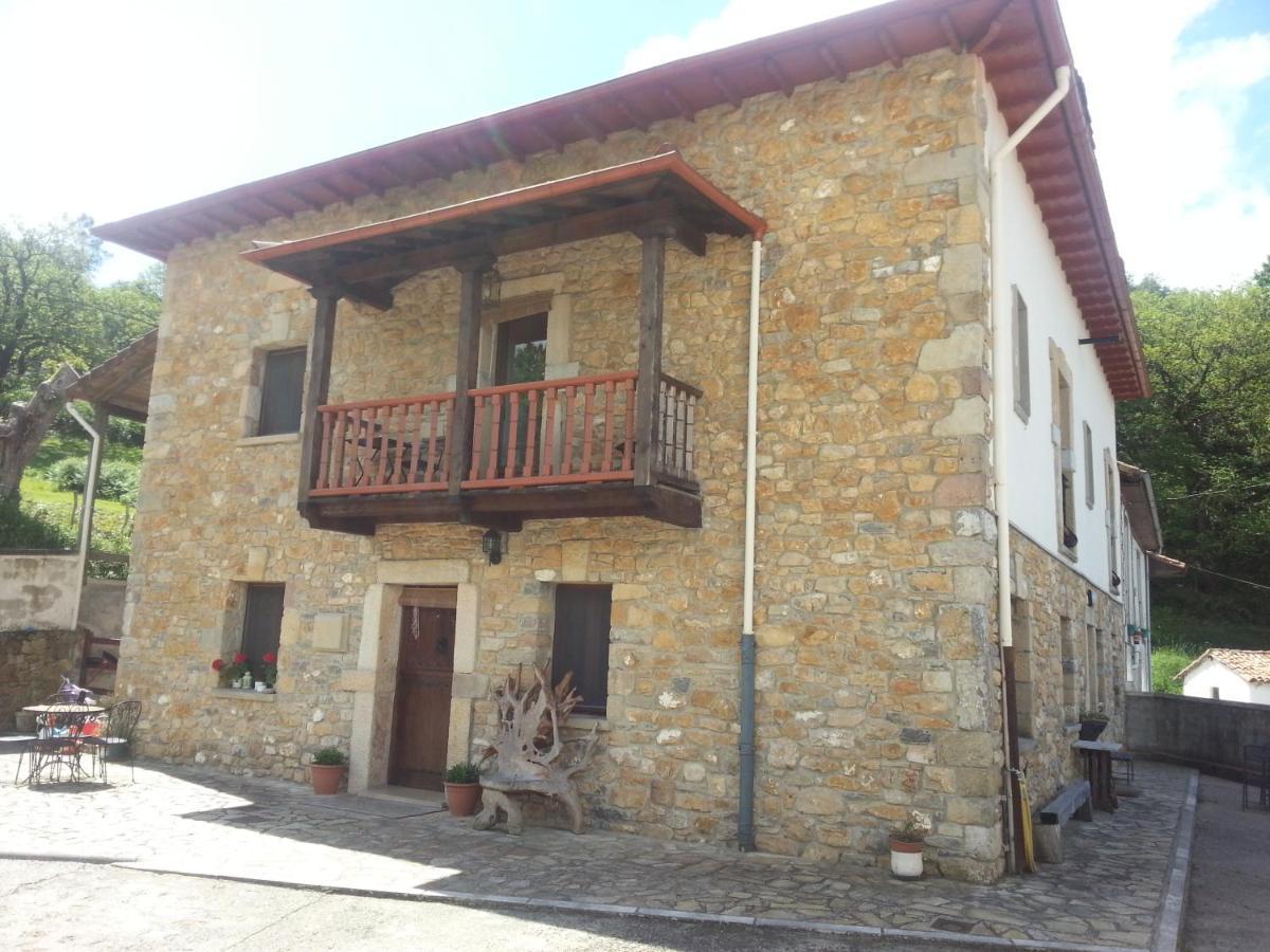 El Calero Pension Oviedo Buitenkant foto