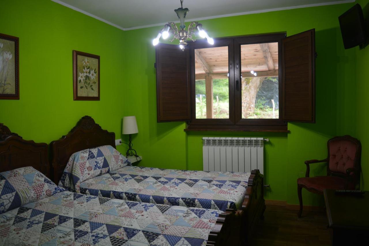 El Calero Pension Oviedo Buitenkant foto