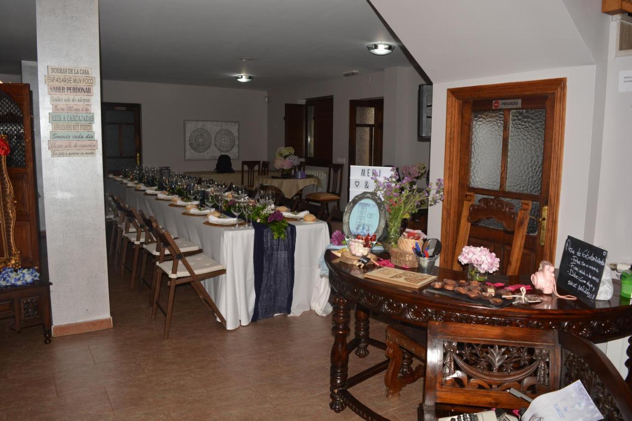 El Calero Pension Oviedo Buitenkant foto